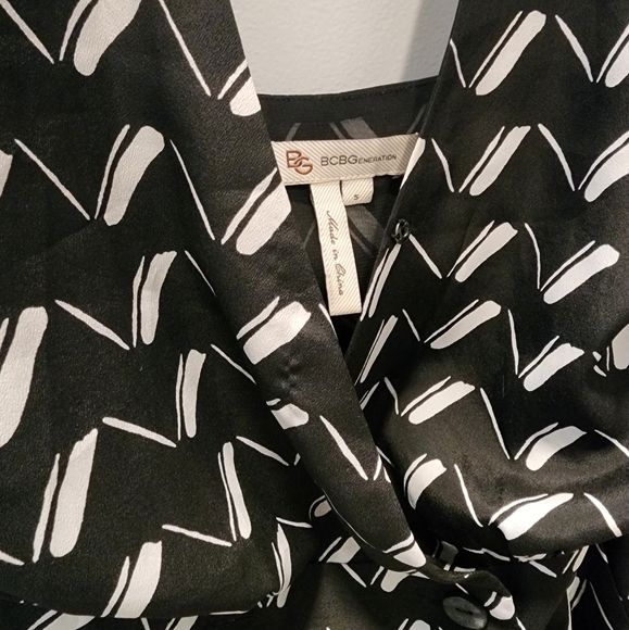 BCBGENERATION Black & White Romper - Picture 8 of 9